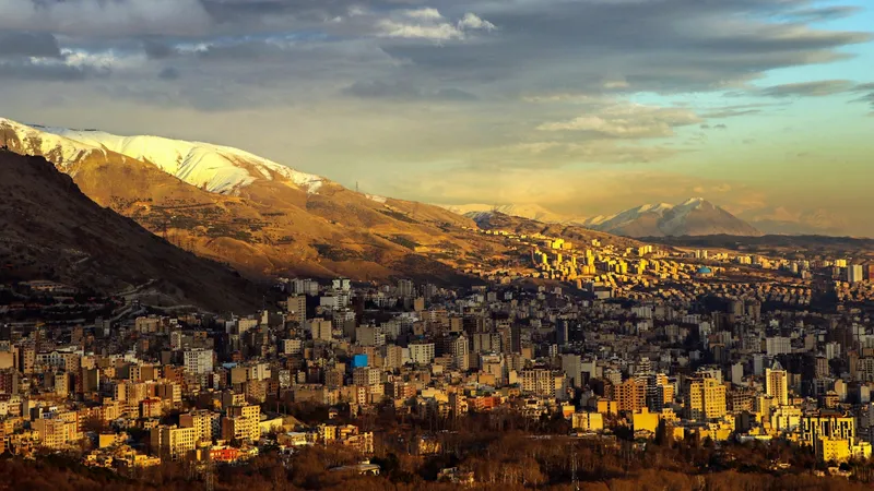 イラン体制による市民抑圧と抗議運動の歴史